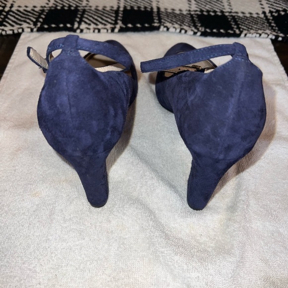 Cole Haan comfortable heels, navy suede, size 7.5 - Picture 3 of 5